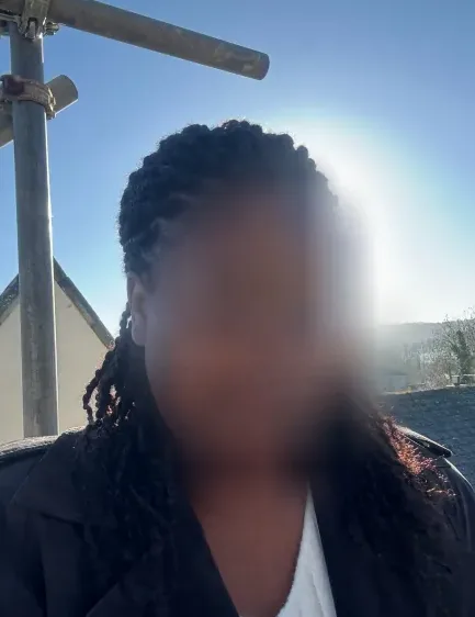 Alexandra, 37