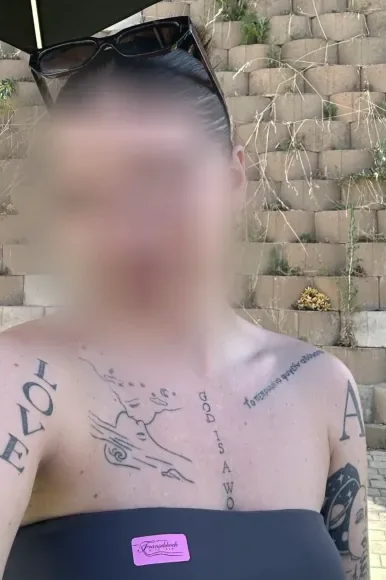 Andrea, 29