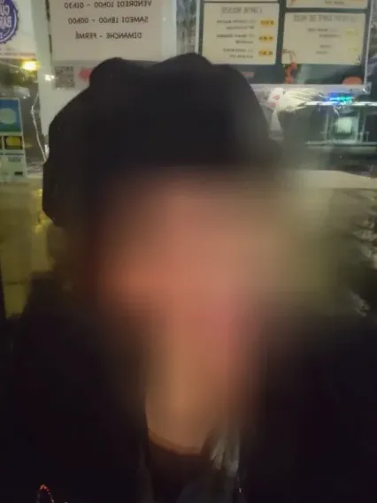 Andrea, 35
