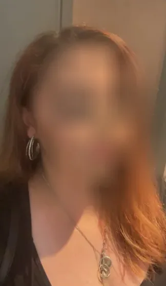 Daniela, 24