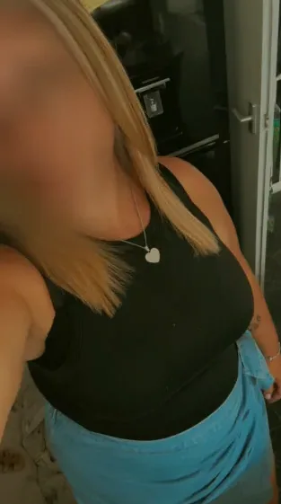 Dragana, 28
