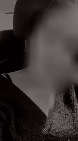 Helena, 27