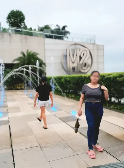 Karin, 24