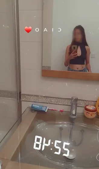 Kathrin, 23