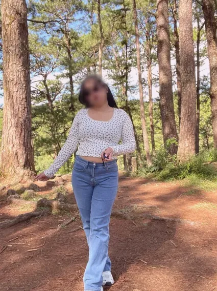 Lara, 28