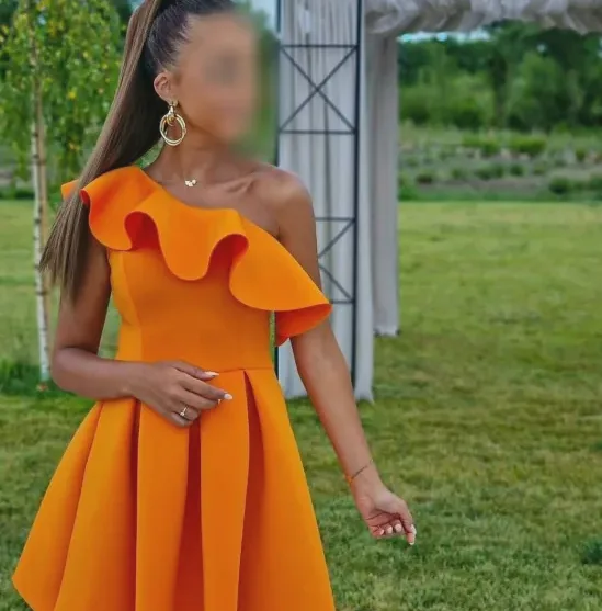 Lilly, 24