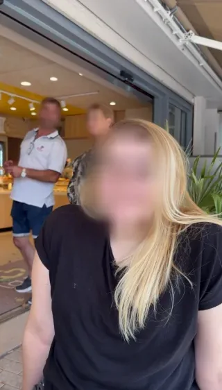 Nikolina, 21