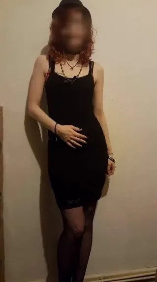 Sabrina, 35