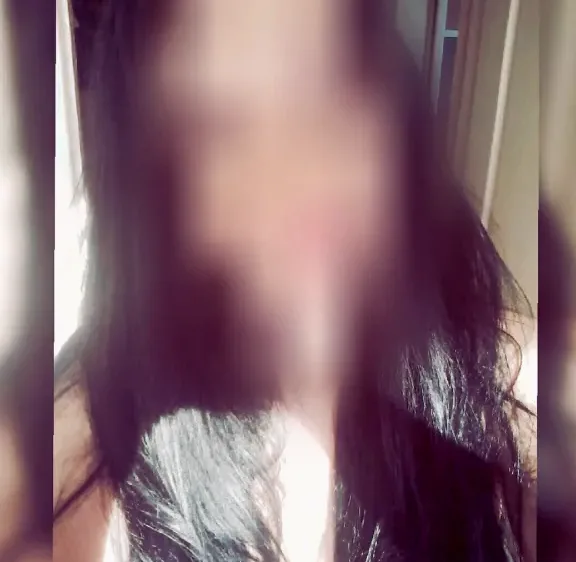Sandra, 30