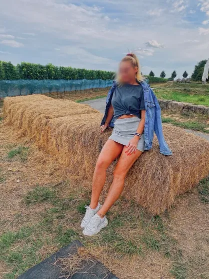 Sarah, 38