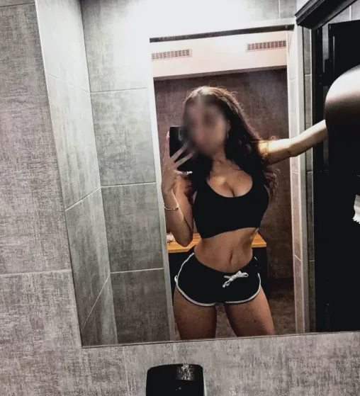 Sarah, 31